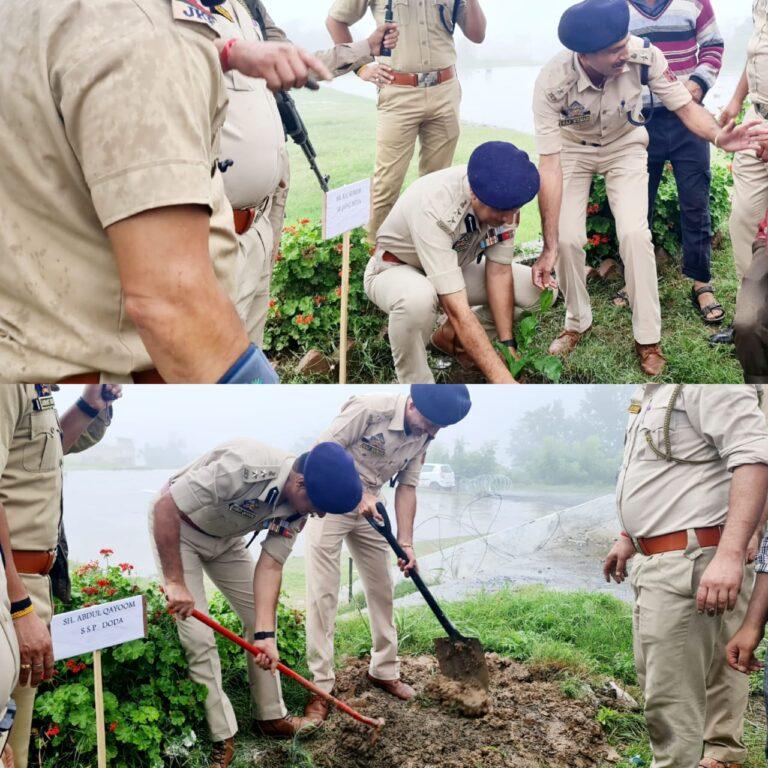DODA POLICE CARRIED OUT PLANTATION DRIVE IN COLLABORATION WITH FOREST DEPARTMENT AT DISTRICT POLICE LINES DODA.
