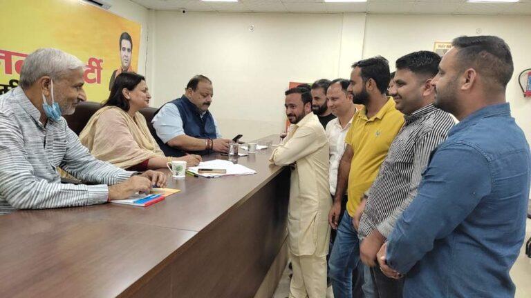 Sh. Sham Sharma, Sh. Devender Rana, Smt. Rekha Mahajan listen to public grievances