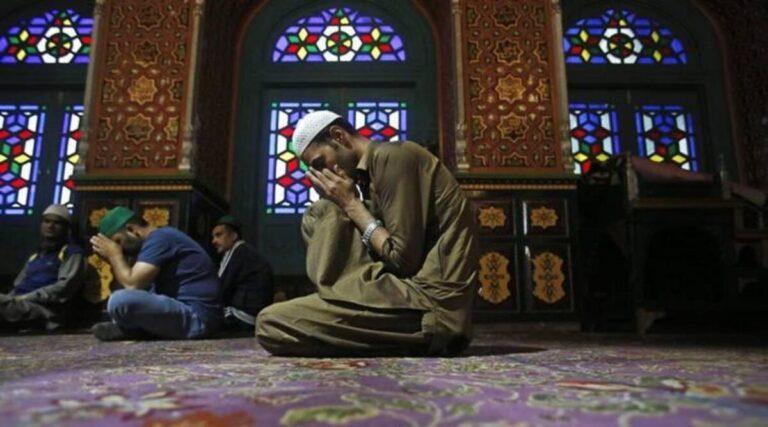 Will offer Friday prayers at Srinagar’s grand mosque after 3 years: Mirwaiz