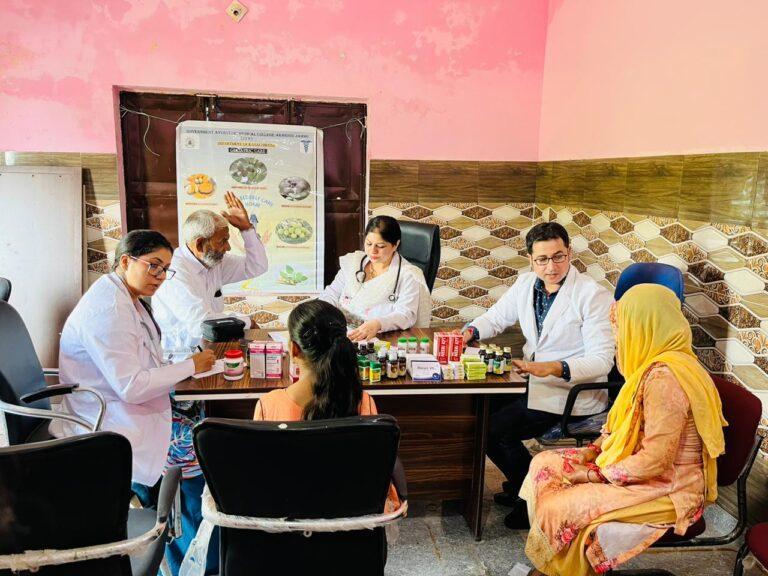 Free medical camp organised by GAMC Akhnoor on the Occasion of World Heart day