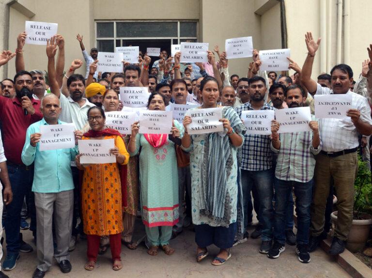 JKPCC employees demand salaries, sanctioning of projects
