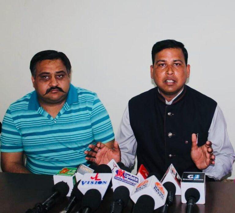 Instead of protecting parents from loot, JKFFC is supporting private schools: Kapoor