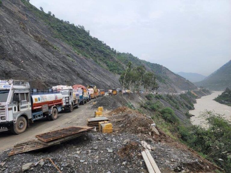 Jammu-Srinagar highway closed after shooting stones in Ramban