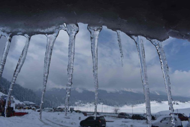 Mercury Falls To Sub-Zero Level At Most Places In Kashmir: MeT