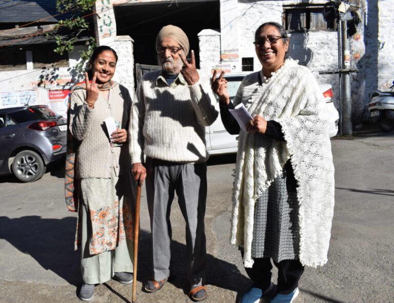 HP Voters queue up to elect new govt, 37.19% turnout till 1 pm