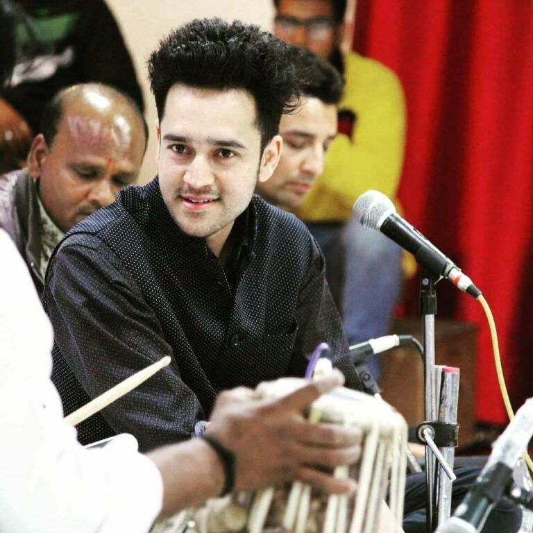 Youth singer Waqar Khan to join NC on Friday