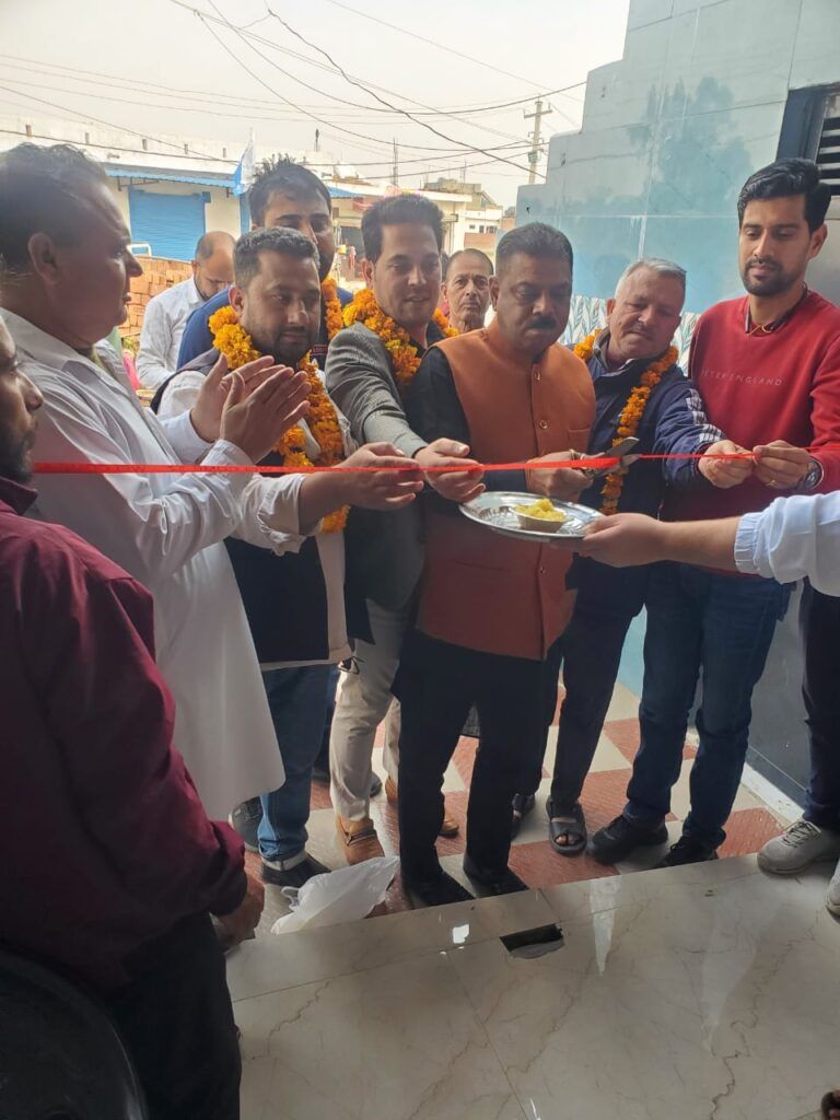 Raj Kumar Goyal inaugurates aap Traders Wing office at block marh