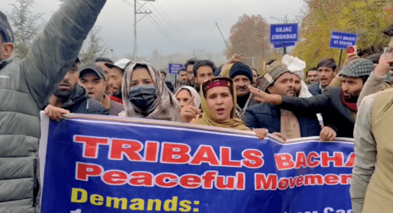 Nomads brave rains, cold weather as Paidal march reaches Srinagar on day 6