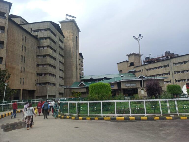 SKIMS conducts live workshop on complex heart diseases