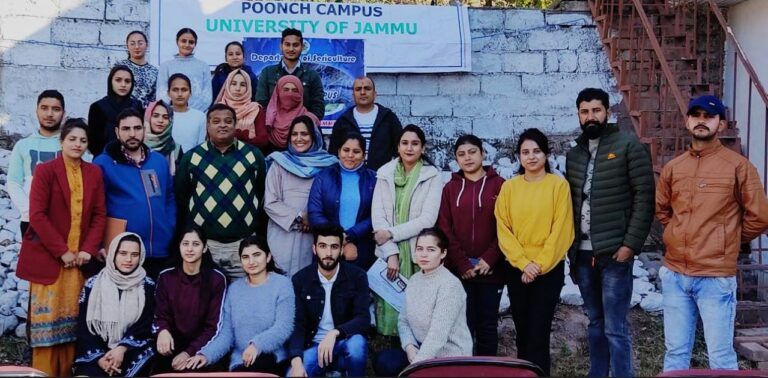 Director Poonch Campus distributes Certificates among Students