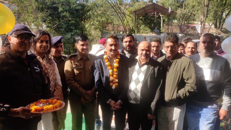 Former Minister Dr Manohar Lal Sharma was inaugurated Neeraj Tour and Travels