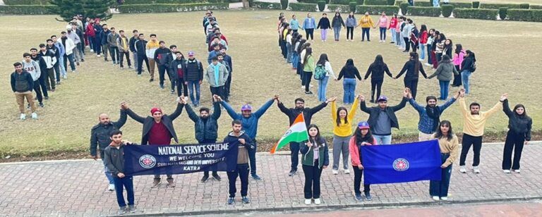 SMVDU Forms Human Chain during Women Pakhwada