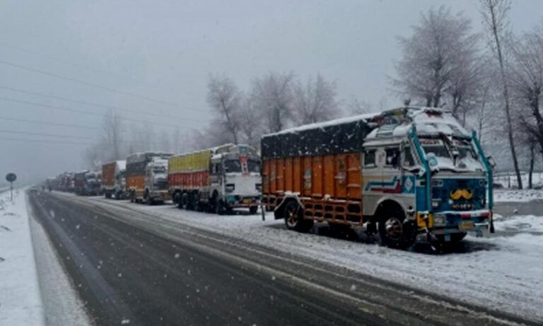 Srinagar-Jammu Highway Shut Due To Snowfall, Shooting Stones