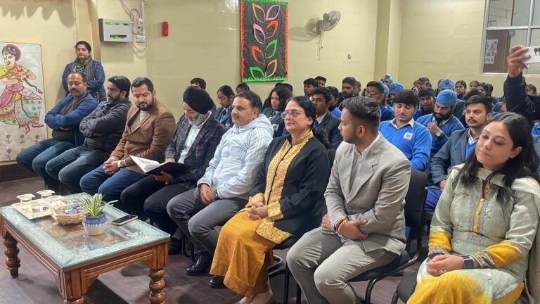 G.S Sports Club organised a seminar on “Cyber Crime” at Jammu Sanskriti School