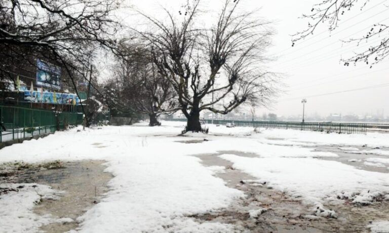 Rain, snow at isolated places in Kashmir during next 24 hrs