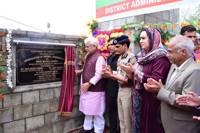 Lt-Governor-Manoj-Sinha-inaugurates-lays-foundation-stones-for-several-key-projects-in-Baramulla-9-696×464-1