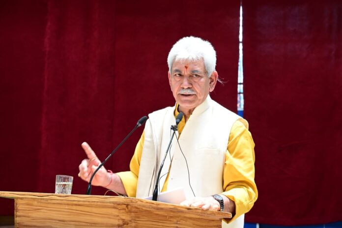Lt-Governor-Shri-Manoj-Sinha-interacted-with-the-Students-of-Delhi-Public-School-Srinagar-4-696×464-1