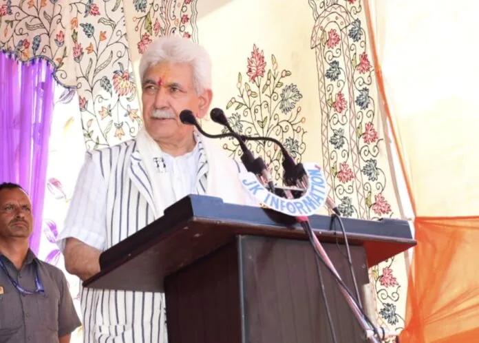 Lt-Governor-Shri-Manoj-Sinha-addressed-the-representatives-of-PRIs-and-the-citizens-at-Paddar-1-696×498-1