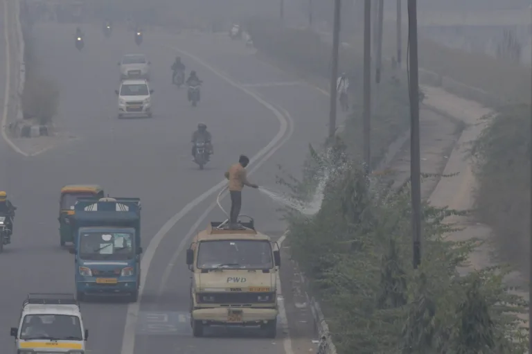 Delhi Air Quality Deteriorates with AQI at 272; Morning Temperature Hits 20.3°C