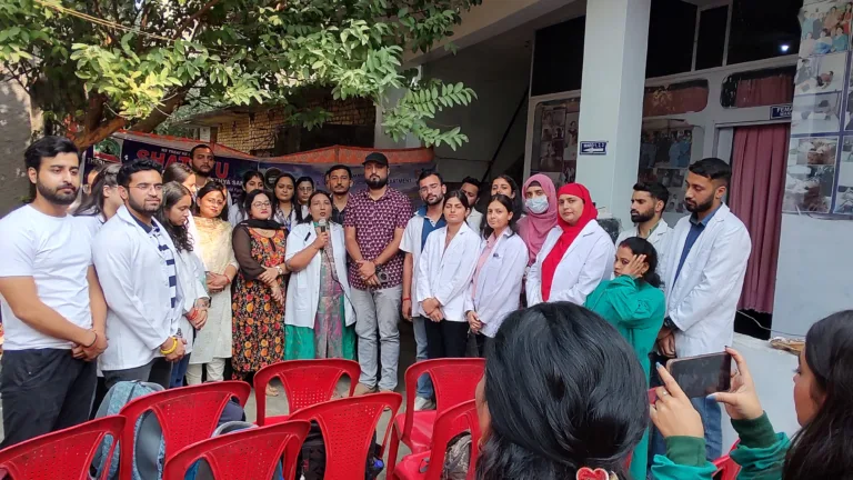 GAMC Students Visited Shatayu Naturopathy center Jammu