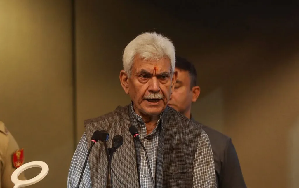 LG-Manoj-Sinha-Kashmir-Litrature-Festival_2025_-10-1024×644 empower local artisans