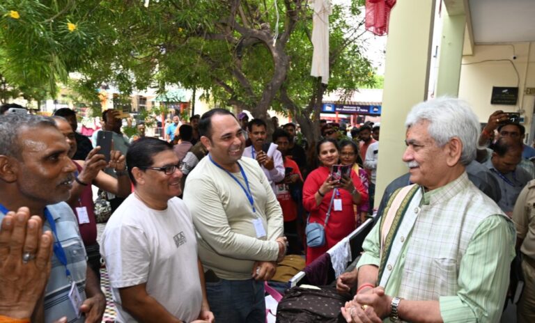 Lieutenant Governor reviews facilities and services for pilgrims at Bhagwati Nagar Yatri Niwas