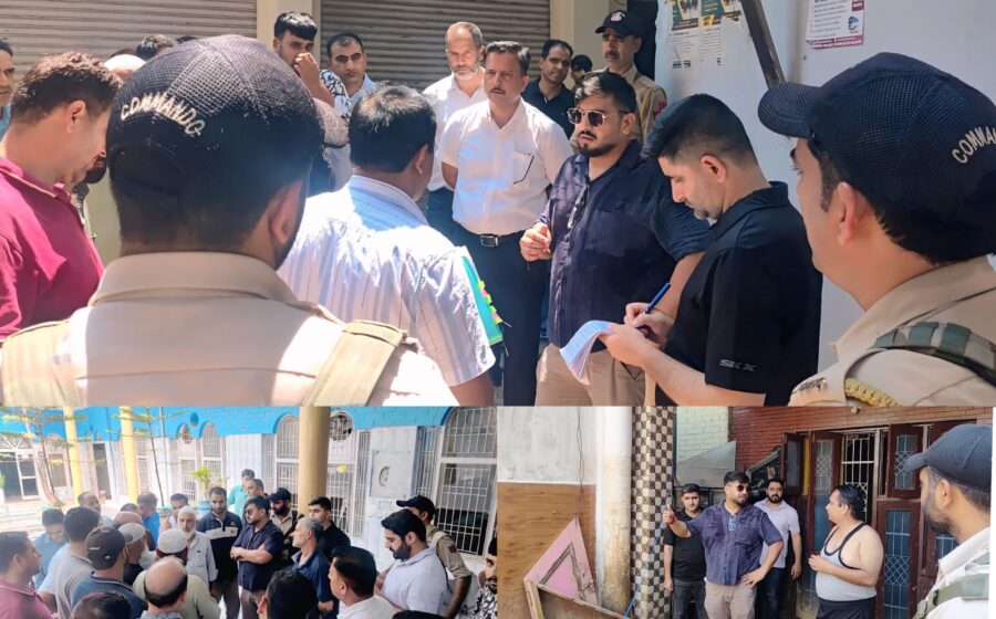 DC Rajouri visits flood-affected Madina Colony, directs restoration of essential services on priority