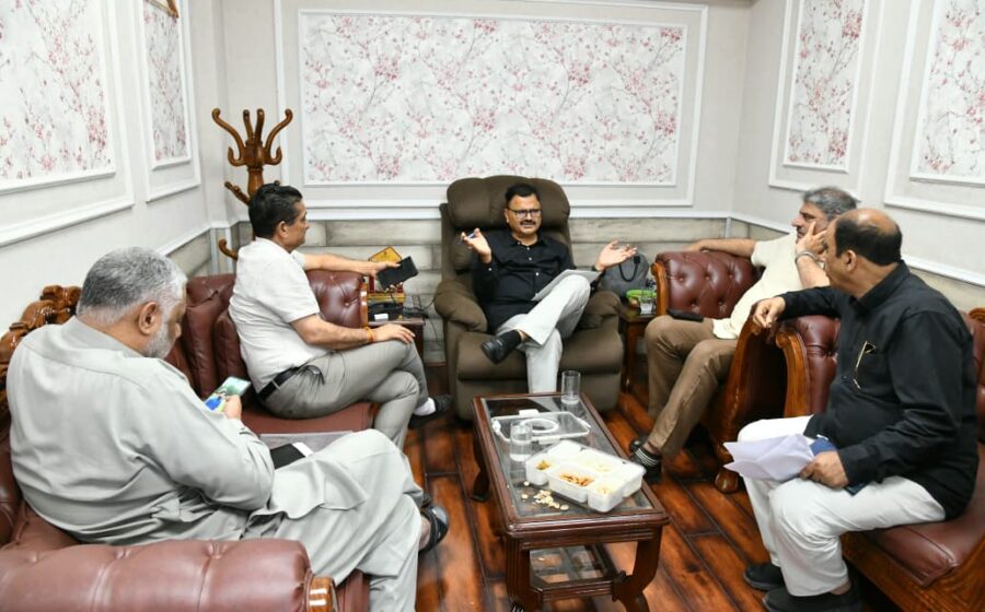 Javed Rana assures swift action on issues raised by MLA’s, contractors