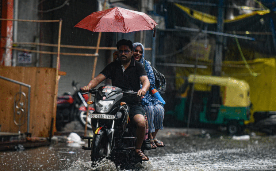 Waterlogging, traffic jams hit Delhi as heavy rain lashes city; red alert issued
