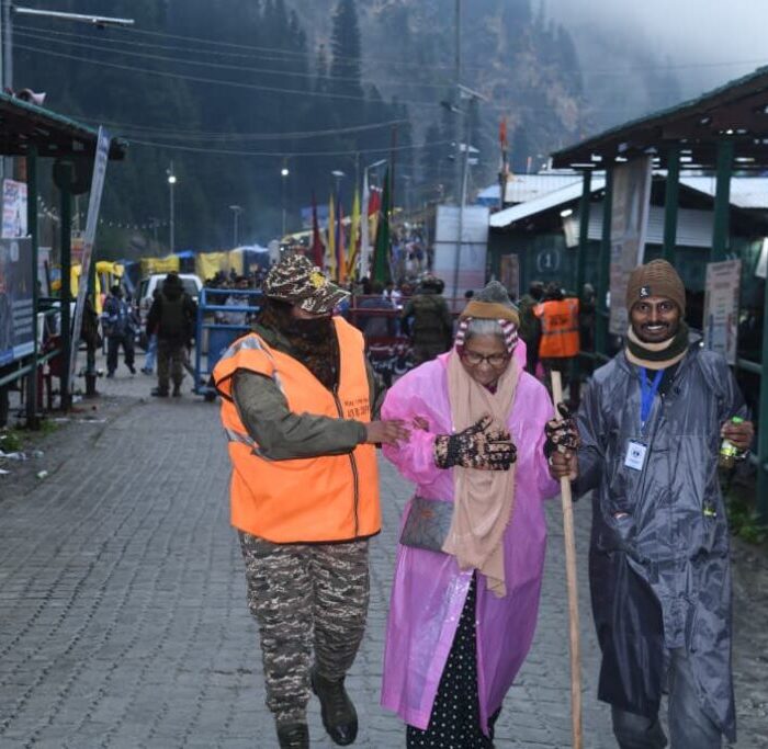 1,795 Amarnath Pilgrims Leave Jammu in 23rd Batch; Return Convoy Heads Back from Baltal