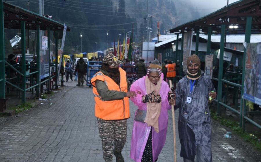 1,795 Amarnath Pilgrims Leave Jammu in 23rd Batch; Return Convoy Heads Back from Baltal