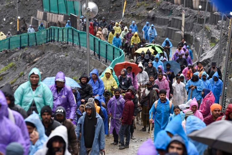 Administration Urges Amarnath Pilgrims to Travel Only on Registered Dates