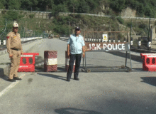 Fresh landslide blocks Jammu-Srinagar National Highway; Doda bridge closed for safety inspection