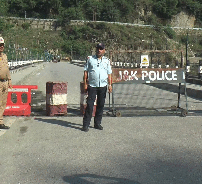 Fresh landslide blocks Jammu-Srinagar National Highway; Doda bridge closed for safety inspection