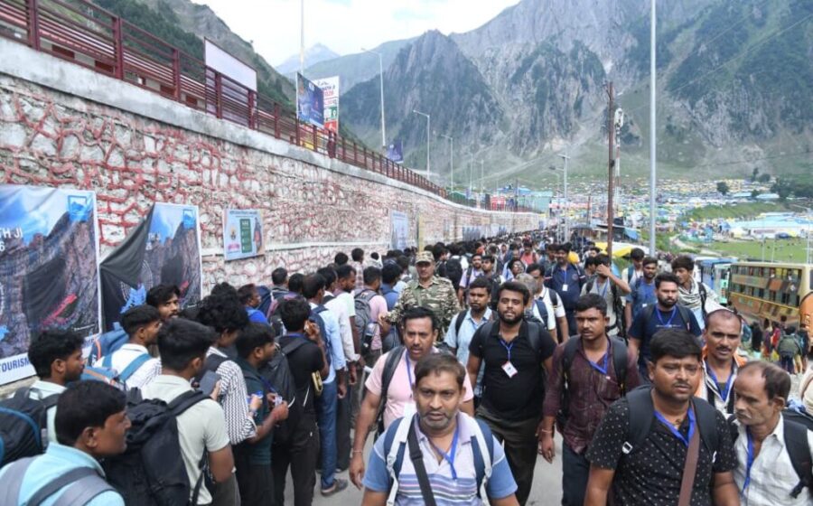 Over 3,000 Amarnath Pilgrims Leave Jammu for Baltal Under Tight Security