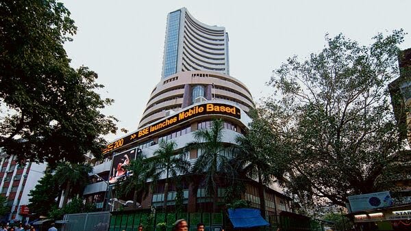 Markets decline in early trade on higher crude oil prices, selling in bank stocks