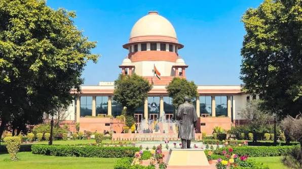 SC rejects PIL for setting up panel to examine use of Hindi as official language of apex court