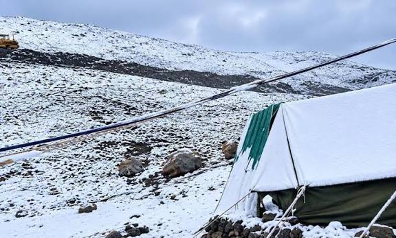Kashmir’s Gulmarg, Gurez Witness Season’s First Snowfall