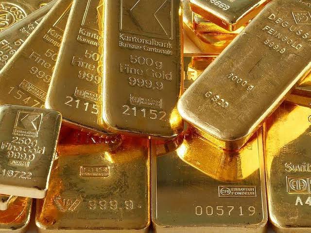 Gold Futures Decline To Rs 1,53,608/10gm