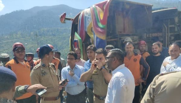 33 West Bengal Tourists Injured in Jammu Bus Accident