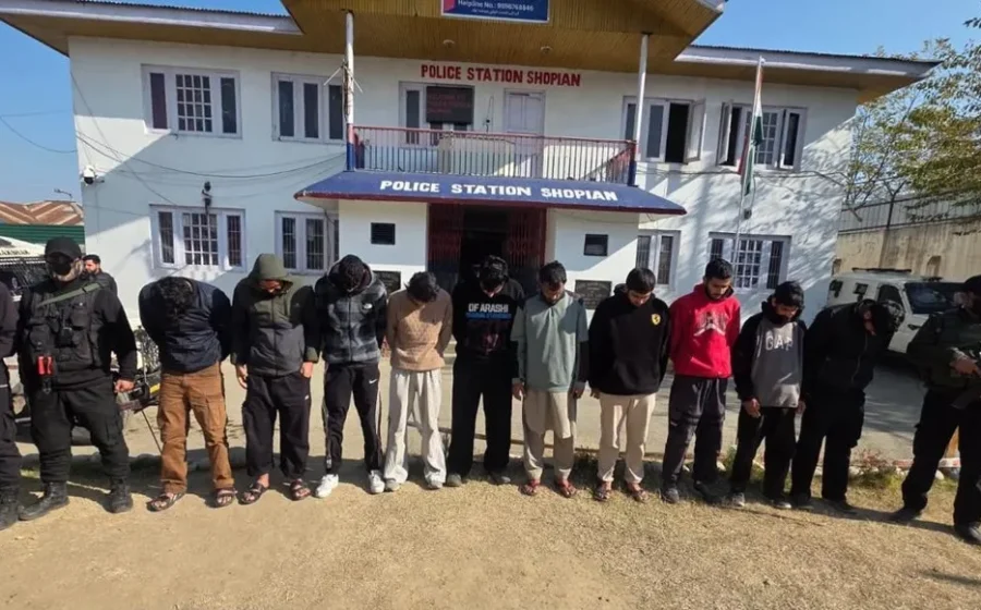 Shopian Police claim to bust jail-linked terror financing module, 10 arrested