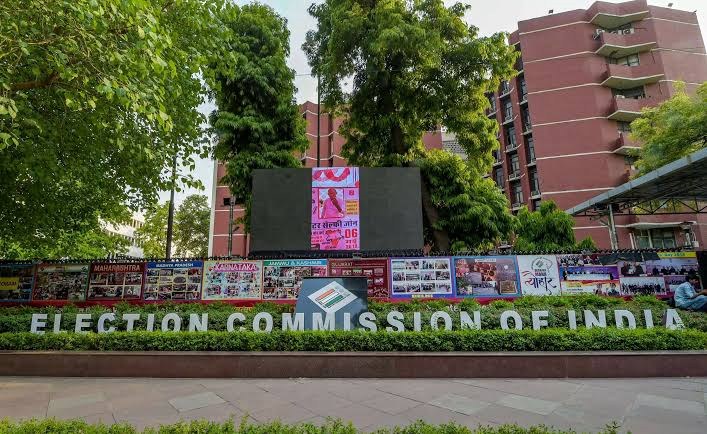 EC Tells Apex Court That Decisions On SIR Roll-Out Unanimous, No Changes Made To Form 6