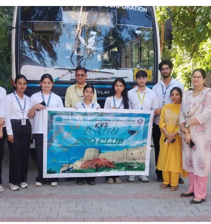 SPMR College Organises Educational Visit to Jambu Zoo