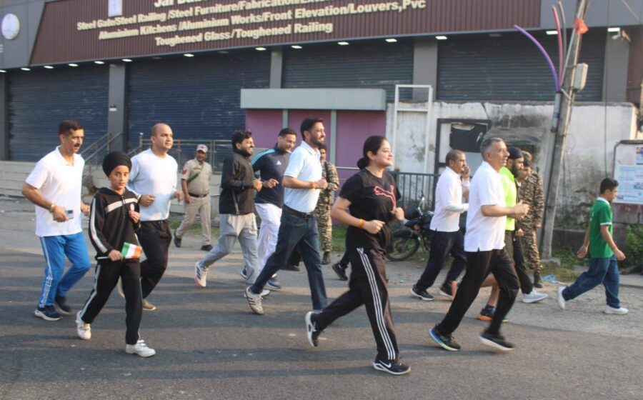 Kathua Police Organises Run for Unity on National Unity Day